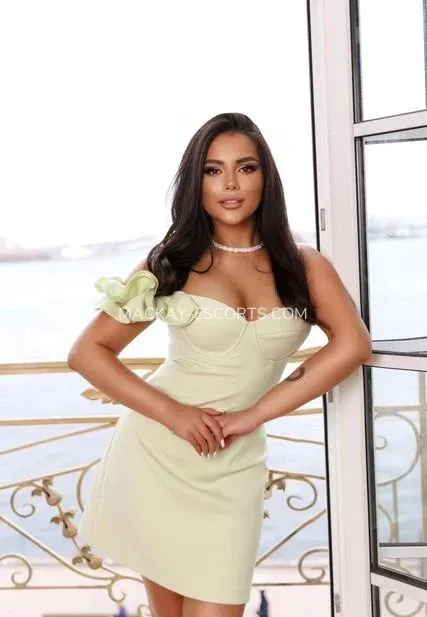 Mackay escorts Linda — 4