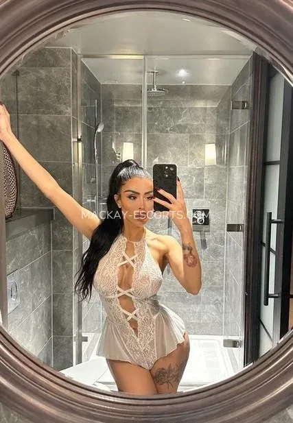 Mackay escorts Kate — 5