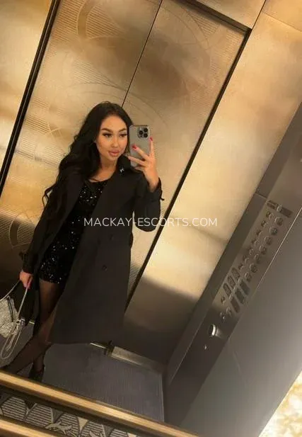 Mackay escorts Johanna — 7