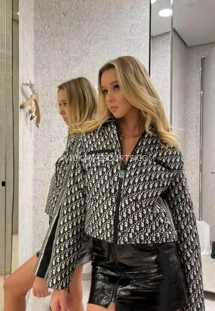 Mackay escorts Lisa — 3