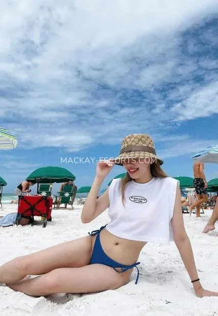 Mackay escorts Susanne — 2