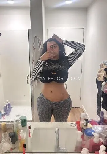 Mackay escorts Jennifer — 8