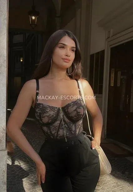 Mackay escorts Nieves — 4