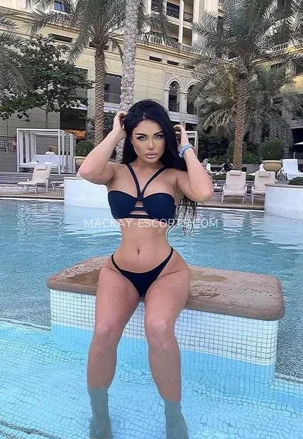 Mackay escorts Kristin — 4