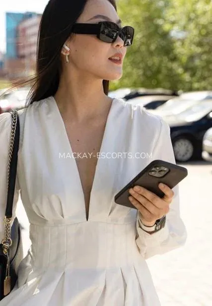 Mackay escorts Berit — 5