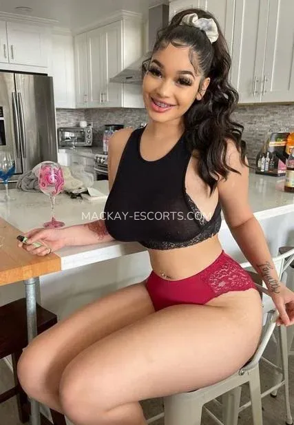 Mackay escorts Hanna — 4