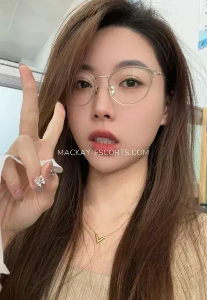 Mackay escorts Macy — 3