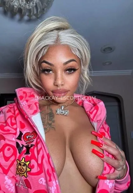 Mackay escorts Susanne — 2