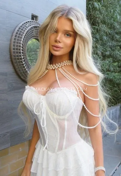 Mackay escorts Zoey — 2