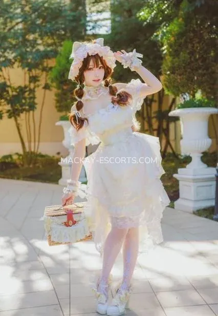 Mackay escorts Johanna — 3