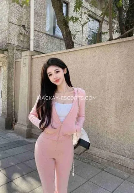 Mackay escorts Bailey — 3