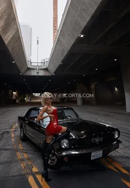 Mackay escorts Hanna — 1