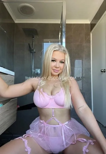 Mackay escorts Berit — 2