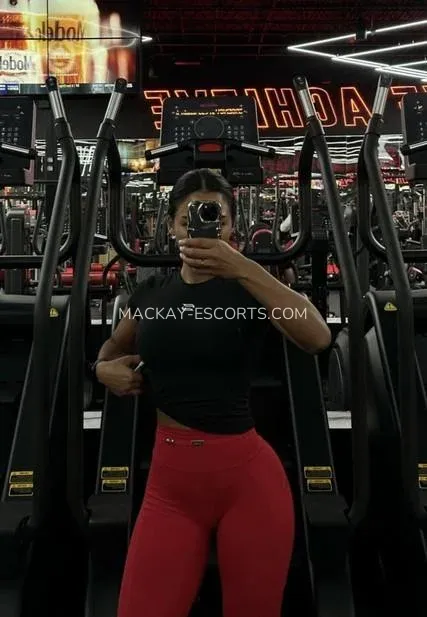 Mackay escorts Karolina — 5