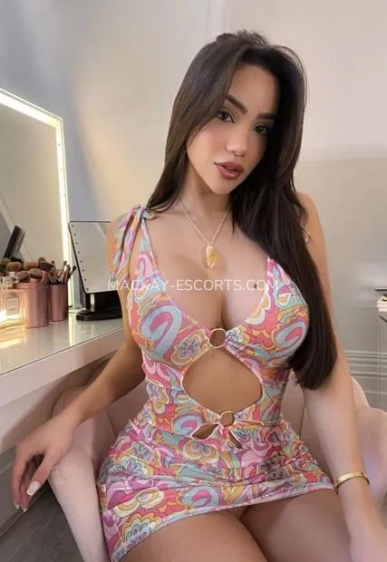 Mackay escorts Josefin — 2