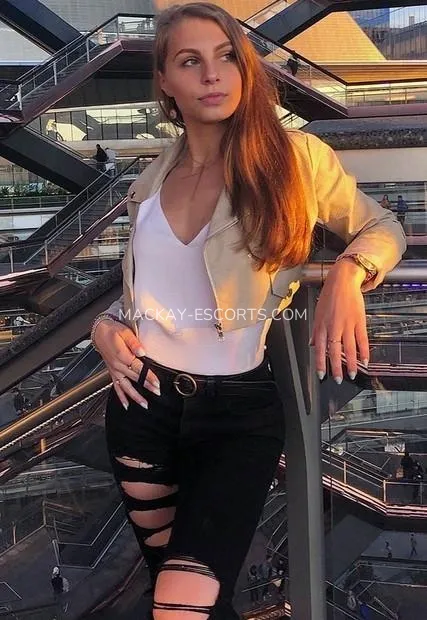 Mackay escorts Susanne — 2