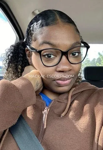 Mackay escorts Chloe — 1