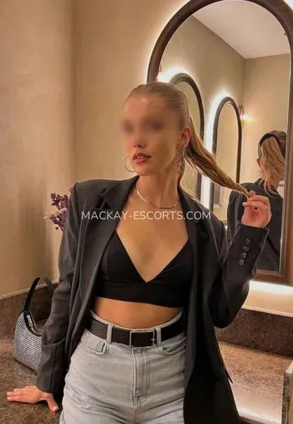 Mackay escorts Siv — 4
