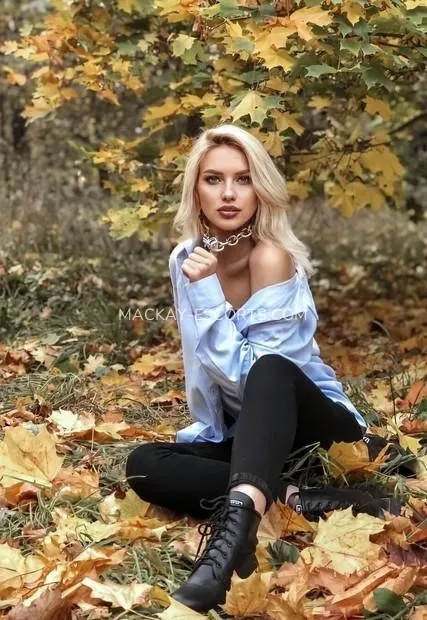 Mackay escorts Anneli — 2
