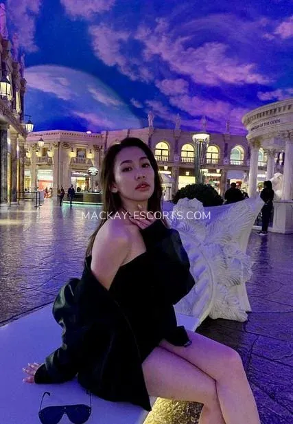 Mackay escorts Susanne — 5