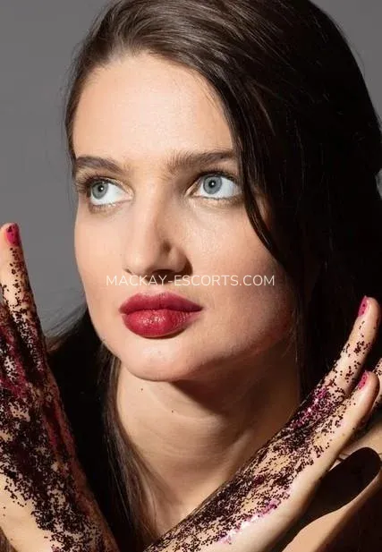 Mackay escorts Isabelle — 7