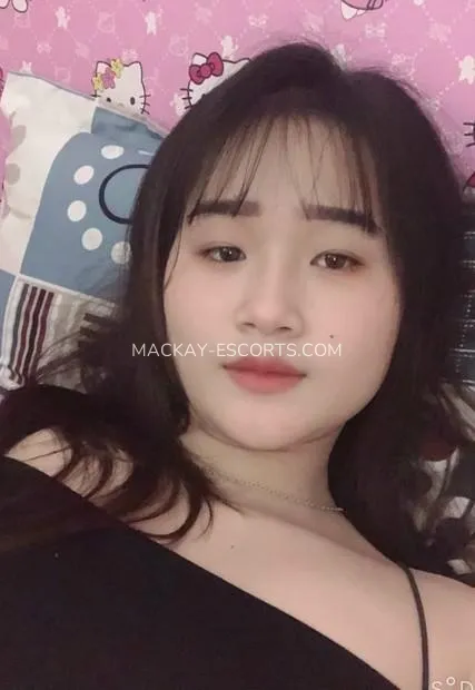 Mackay escorts Elin — 2