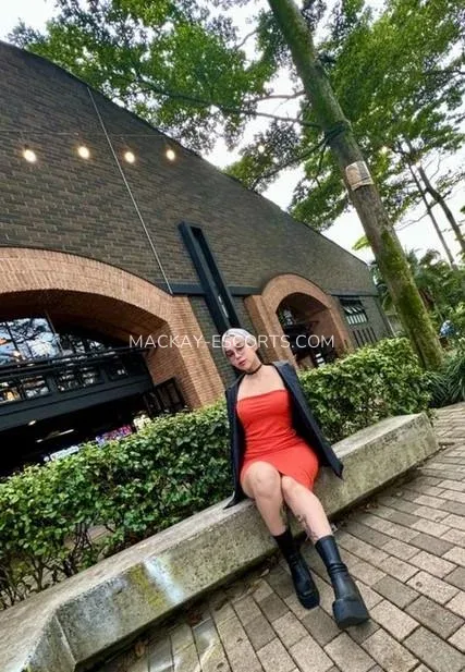 Mackay escorts Iliane — 8