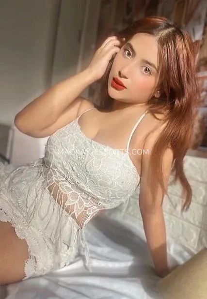 Mackay escorts Macy — 3
