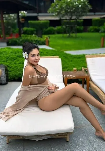 Mackay escorts Julia — 8