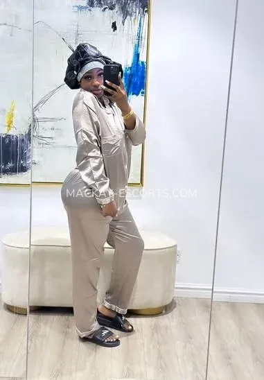 Mackay escorts Ella — 5