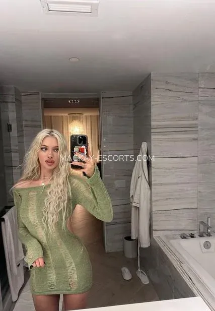 Mackay escorts Daniela — 1