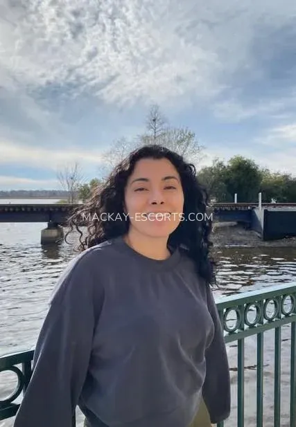 Mackay escorts Maja — 1