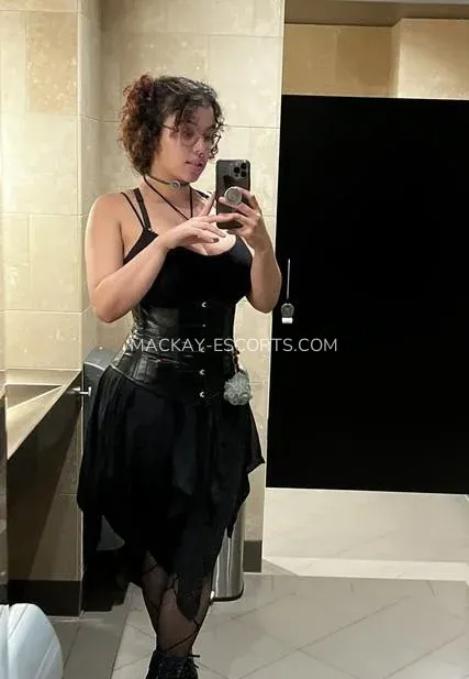 Mackay escorts Kylie — 7