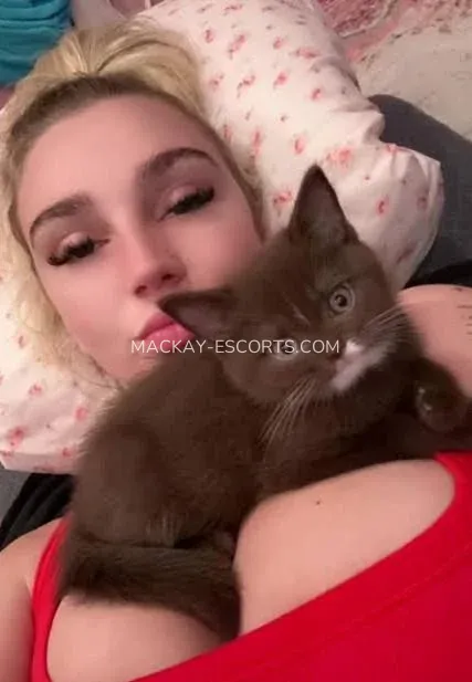 Mackay escorts Chloe — 5