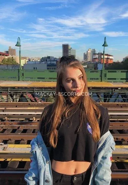 Mackay escorts Susanne — 3