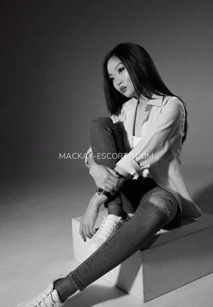 Mackay escorts Milagros — 4