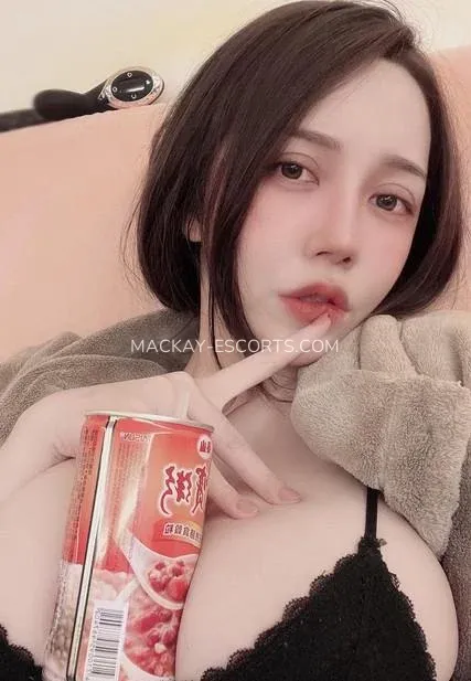 Mackay escorts Susanne — 3