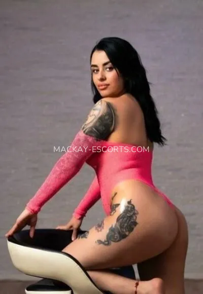 Mackay escorts Isabelle — 2