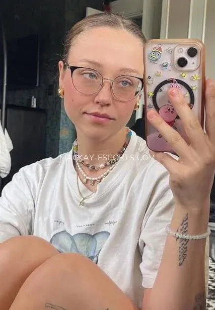 Mackay escorts Veronica — 3