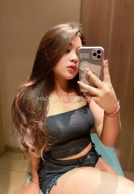 Mackay escorts Kerstin — 4