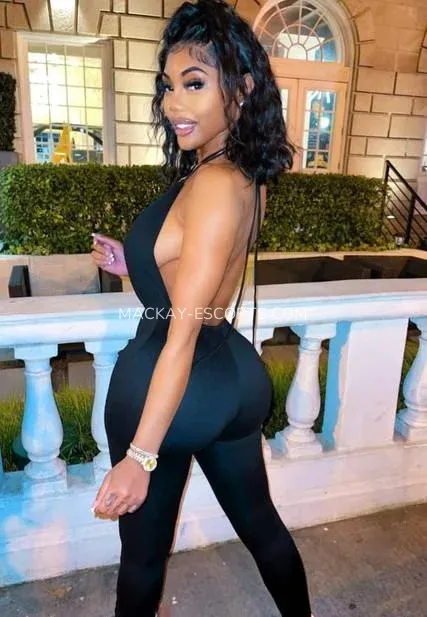 Mackay escorts Susanne — 9