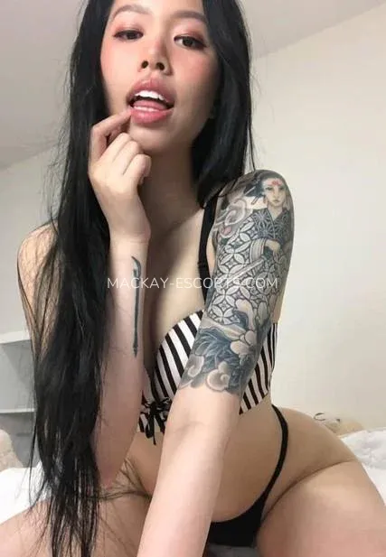 Mackay escorts Kristina — 3