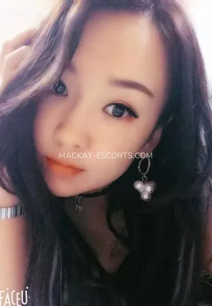 Mackay escorts Juliana — 1