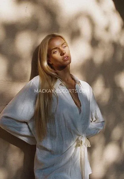 Mackay escorts Kira — 5