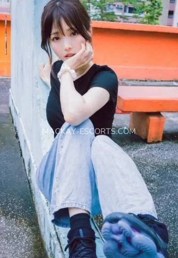 Mackay escorts Johanna — 2