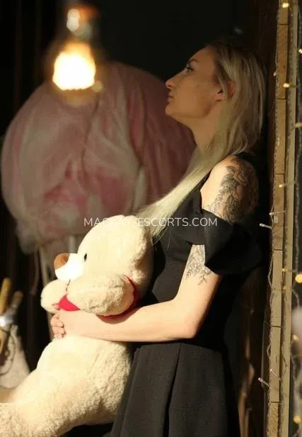 Mackay escorts Amanda — 1