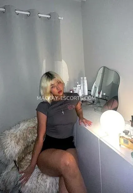 Mackay escorts Kiara — 5
