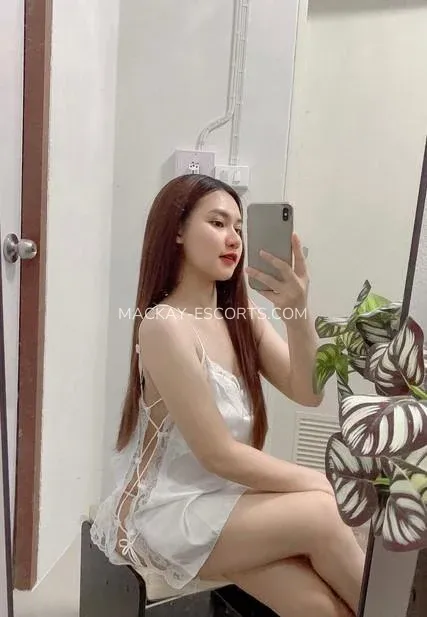 Mackay escorts Chelsea — 4