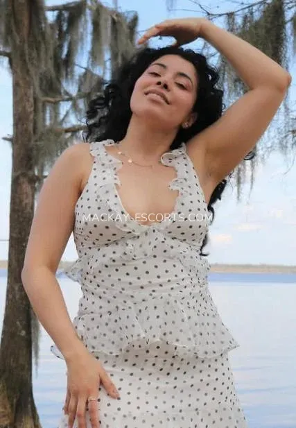 Mackay escorts Maja — 3